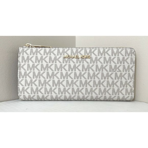 New Michael Kors Jet Set Travel Large Logo Quarter-Zip wallet Vanilla - Picture 1 of 5